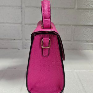 Chic Fuchsia Fashionista's Dream Handbag